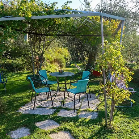 Glicine By Interhome